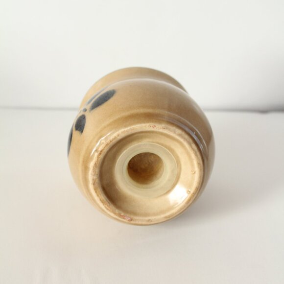 Pfaltzgraff Folk Art Salt Shaker - Picture 3 of 3